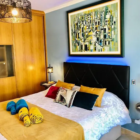 Apartament Top Floor Flat Artista With Terrace Of 25m2